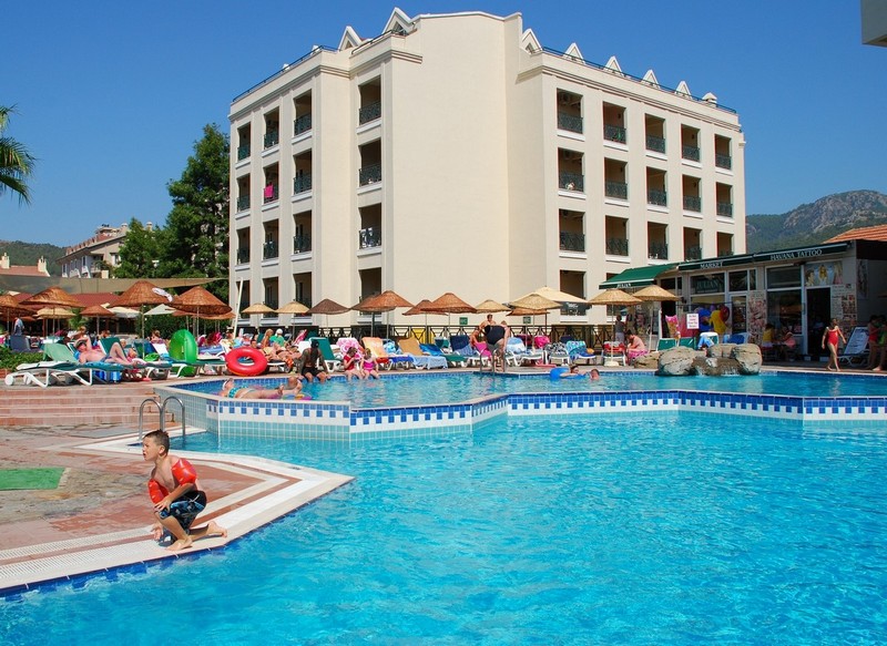 Julian Club Hotel